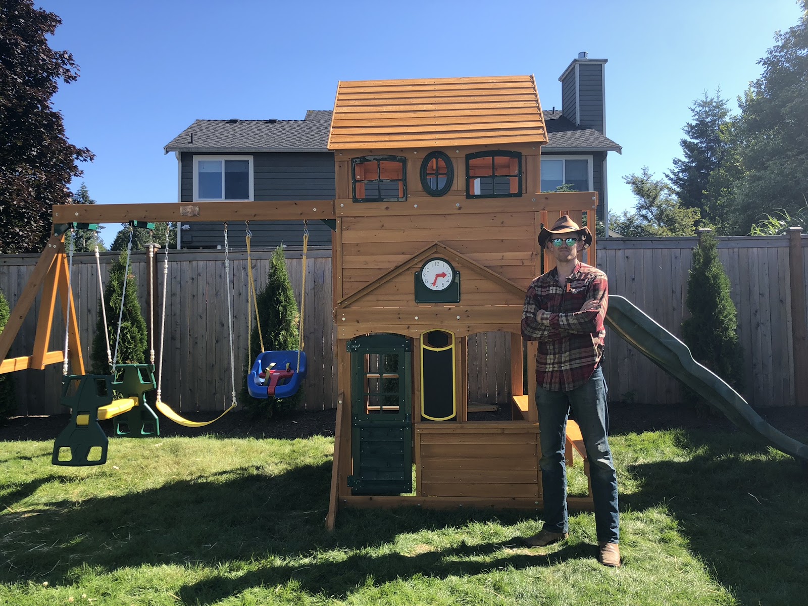 Handyman from Bixno Handy LLC at work in Orlando, Florida