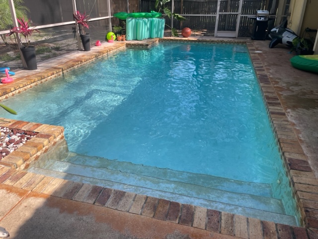 Green-Pool Recovery by Splash pool Maintenance