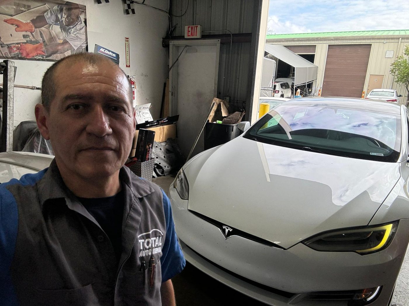 Total Auto Repair — bay 1